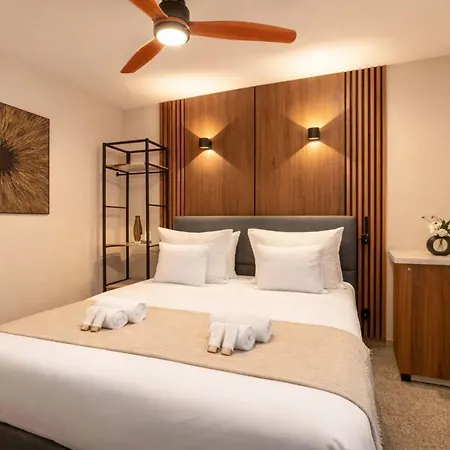 Lovely studio near Montparnasse station Parigi