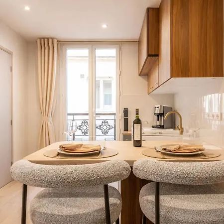 Lovely studio near Montparnasse station Appartamento *