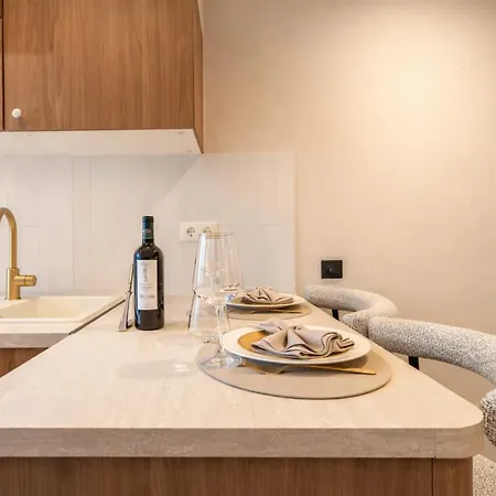 Lovely studio near Montparnasse station Appartamento Parigi